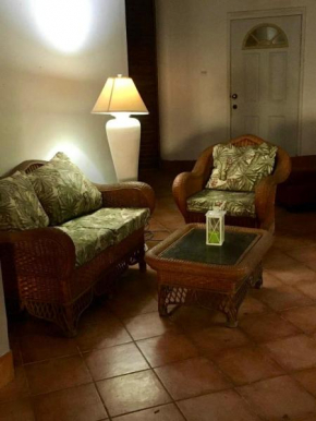 Cozy Private Room Retreat AC, Near Airport, Beach and Dining a Quiet Escape